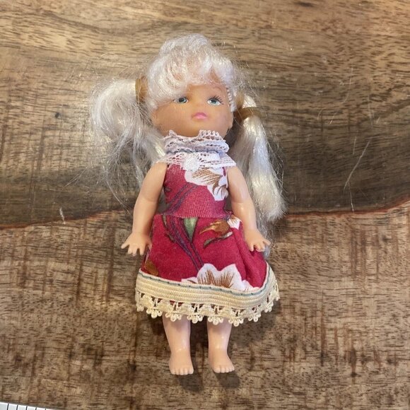 1994 Kelly Doll Barbies Little Sister Long Blonde Hair Dress Dress Floral - Picture 2 of 9